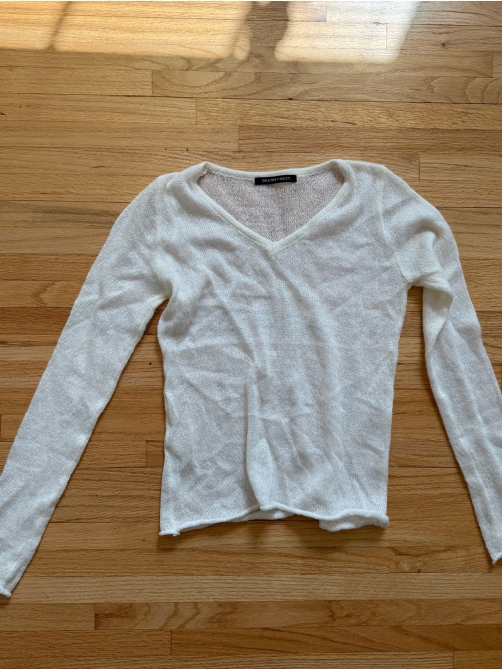 Brandy Melville Andi Mohair V-neck sweater - never worn fleece